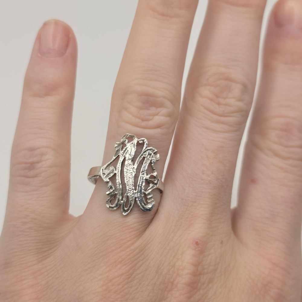 14K White Gold & 925 Sparkle-Cut Cursive Letter Initial Script Ring M Or W